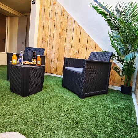 T2 Chambre Miroir Jardin Et Parking Prive Марсель Екстер'єр фото